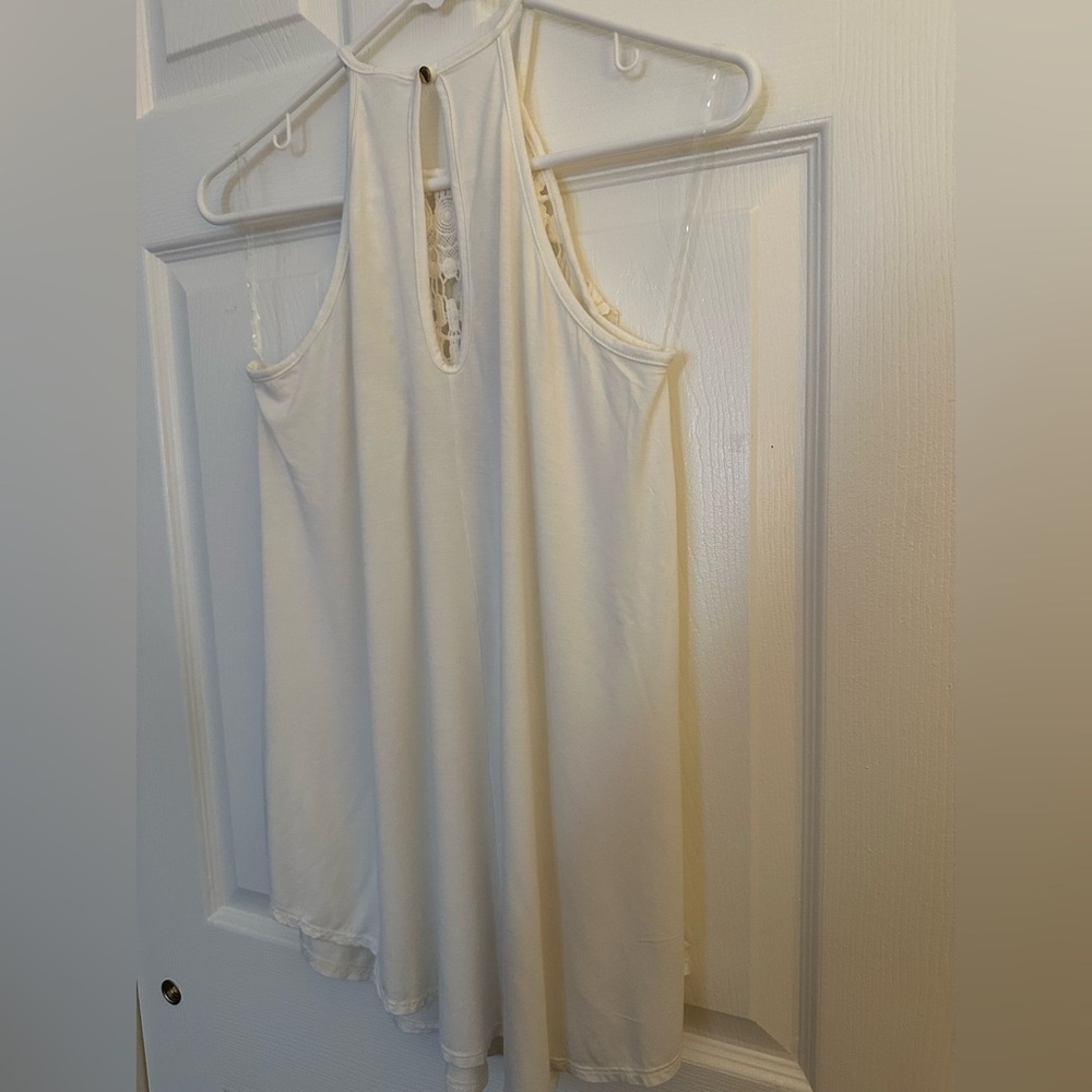 Elegant White Crochet Halter Blouse - Picture 9 of 16